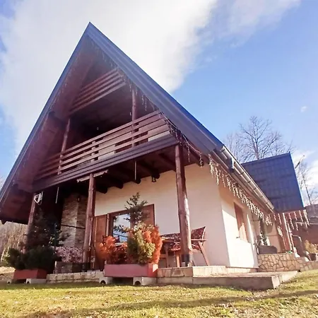 Forest House Aleksandar 度假居